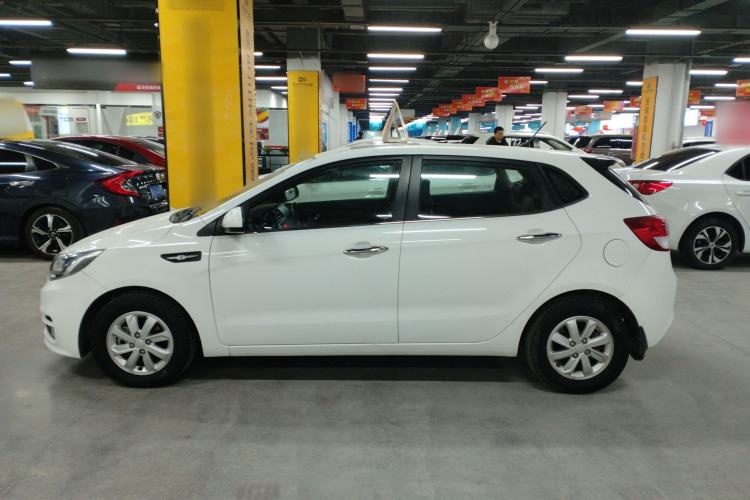 Used Kia K2 2015 Hatchback 1.4L AT GLS Cool Edition
