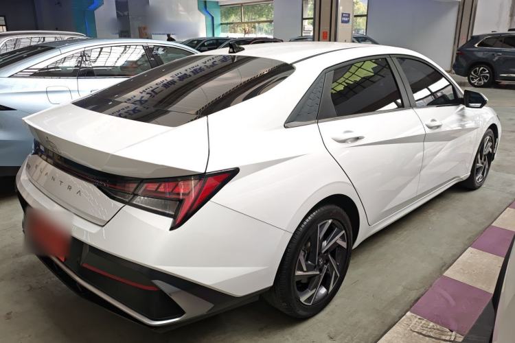 Used Hyundai Elantra 2023 1.5L CVT LUX Prestige Edition
