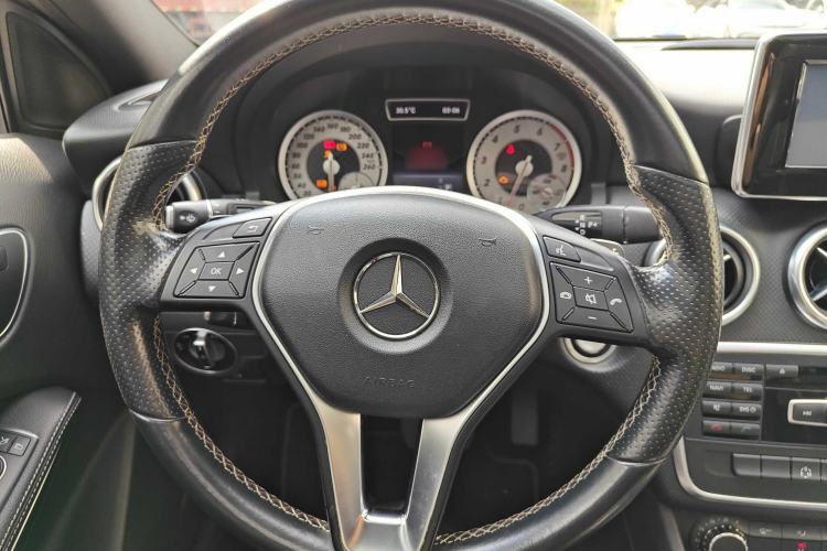 Used Mercedes-Benz A-Class 2015 A 200 Fashion Model
