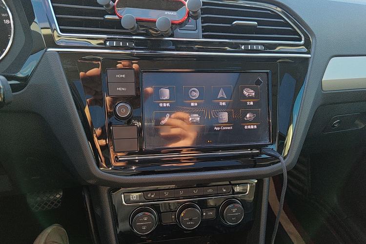 Used Volkswagen Tiguan L 2019 330TSI Automatic Two-Wheel Drive Smart Luxury Version China VI Standard