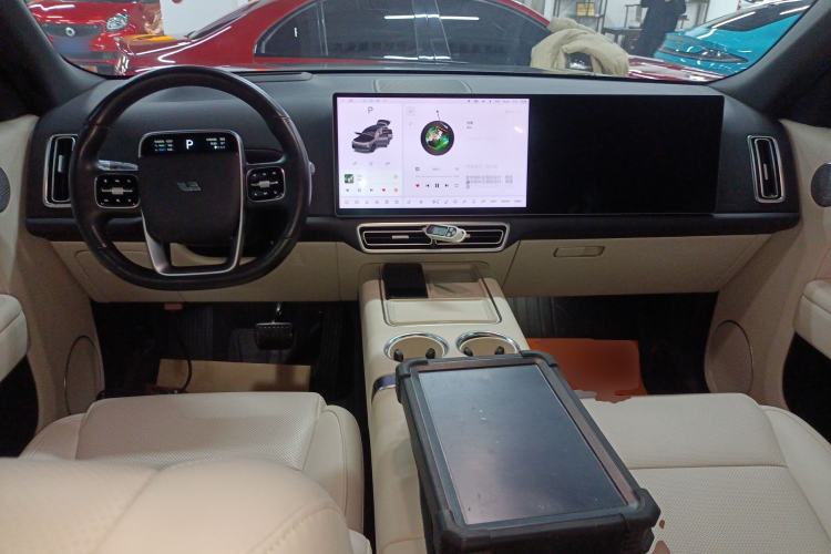 Used Li Auto L8 2023 Pro Model
