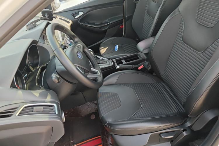 Used Ford Focus 2015 Hatchback EcoBoost 125 Automatic Supreme Style Edition
