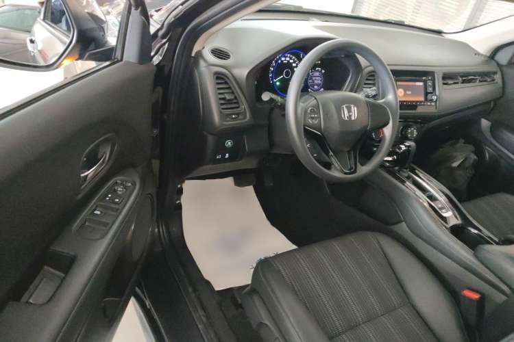 Used Honda Vezel 2016 1.8L CVT Front-Wheel Drive Pioneer Edition
