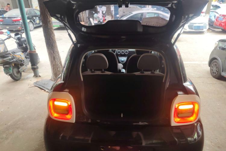 Used ORA Black Cat 2022 Updated Version 301 km Cute Pet Edition Lithium Iron Phosphate
