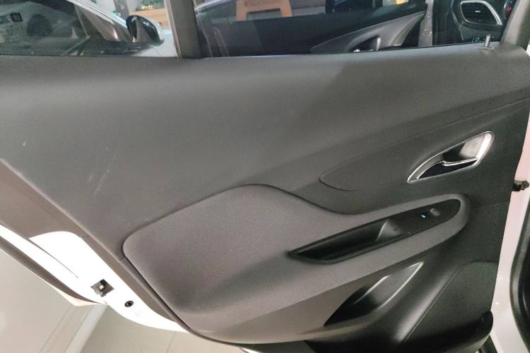 Used Buick Encore 2015 1.4T Automatic Two-Wheel Drive Urban Elite Version
