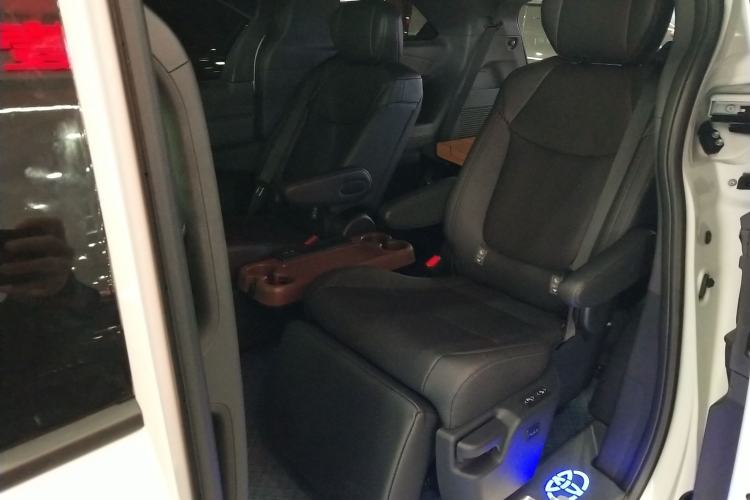 Used Toyota Sienna 2024 2.5L Hybrid Four-Wheel Drive Prestige Edition
