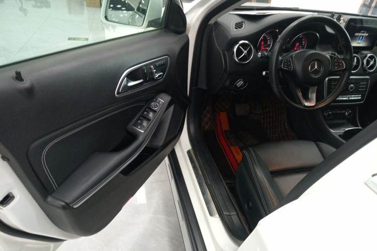 Used Mercedes-Benz GLA 2017 GLA 200 Fashion Model