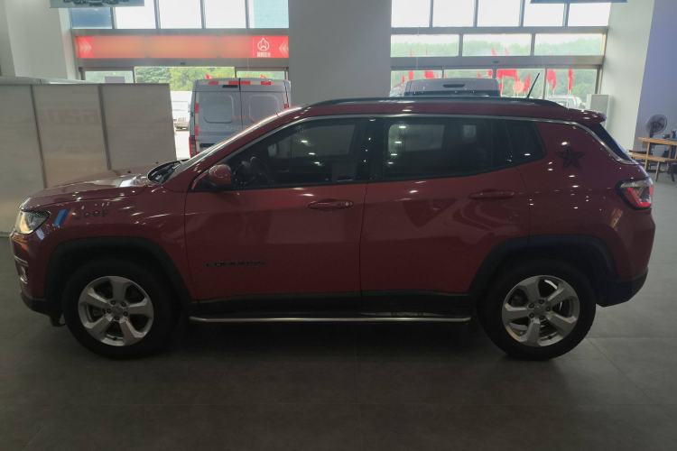 Used  Compass 2017 200T Automatic Family Edition
