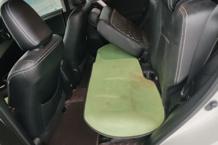 Used Toyota RAV4 2016 2.0L CVT Two-Wheel Drive Fashion Edition China V Standard
