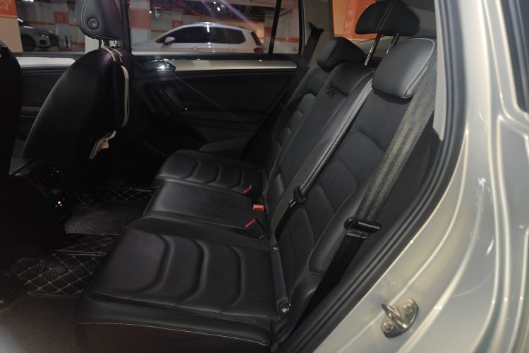 Used Volkswagen Tiguan L 2019 330TSI Automatic Two-Wheel Drive Smart Luxury Version China VI Standard
