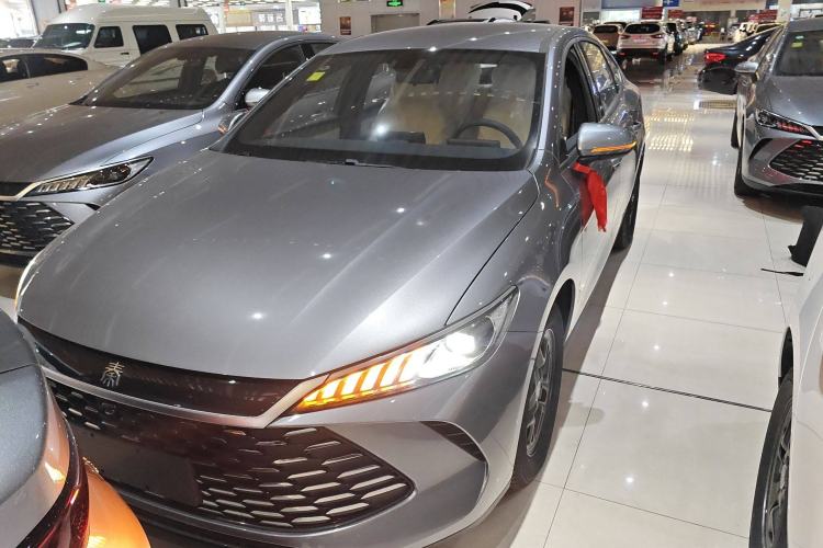 Used BYD Qin PLUS 2025 DM-i Smart Drive 55KM Leading Model
