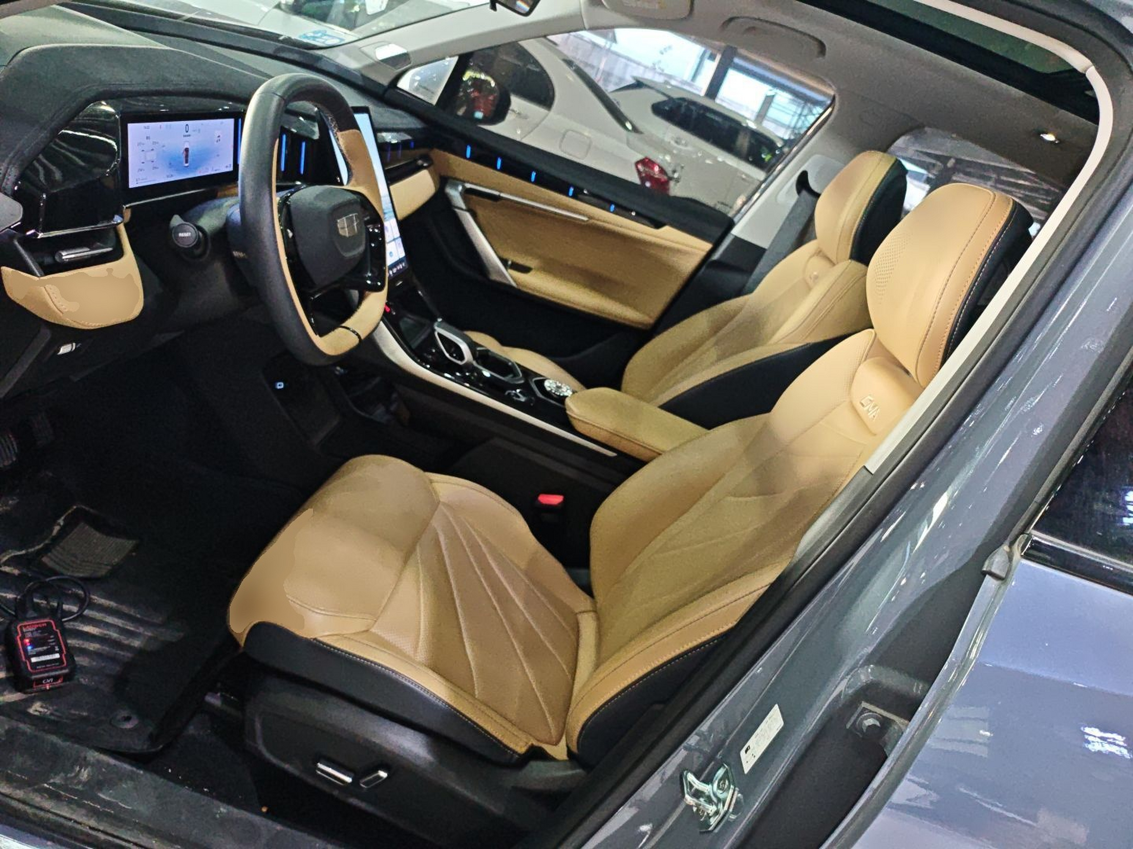 Переднее сиденье в автомобиле