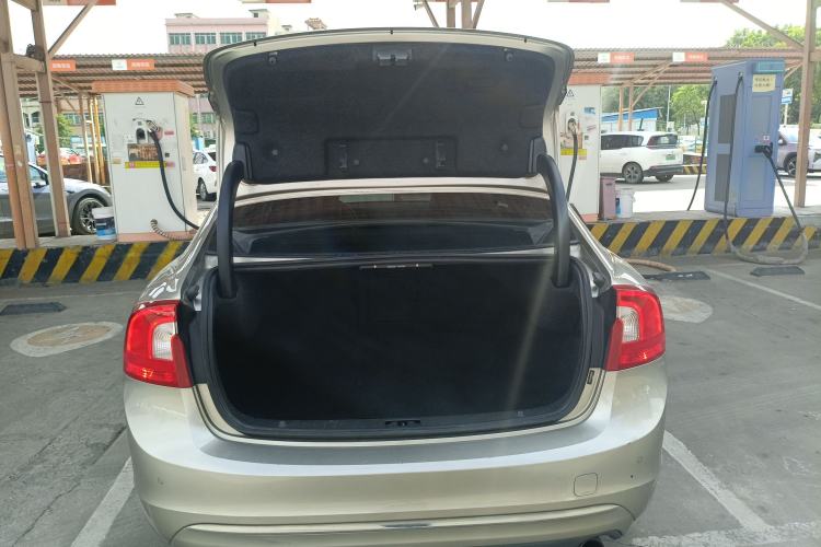 Used Volvo S60 2016 S60L T4 Zhiyuan Edition
