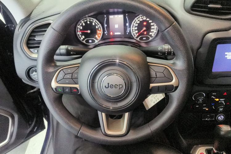 Used  Renegade 2018 Connected Large Screen Version 180T Automatic High-Energy Edition