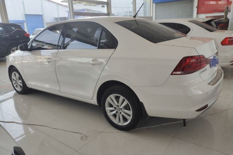 Used Volkswagen Santana 2016 1.6L Manual Comfort Edition
