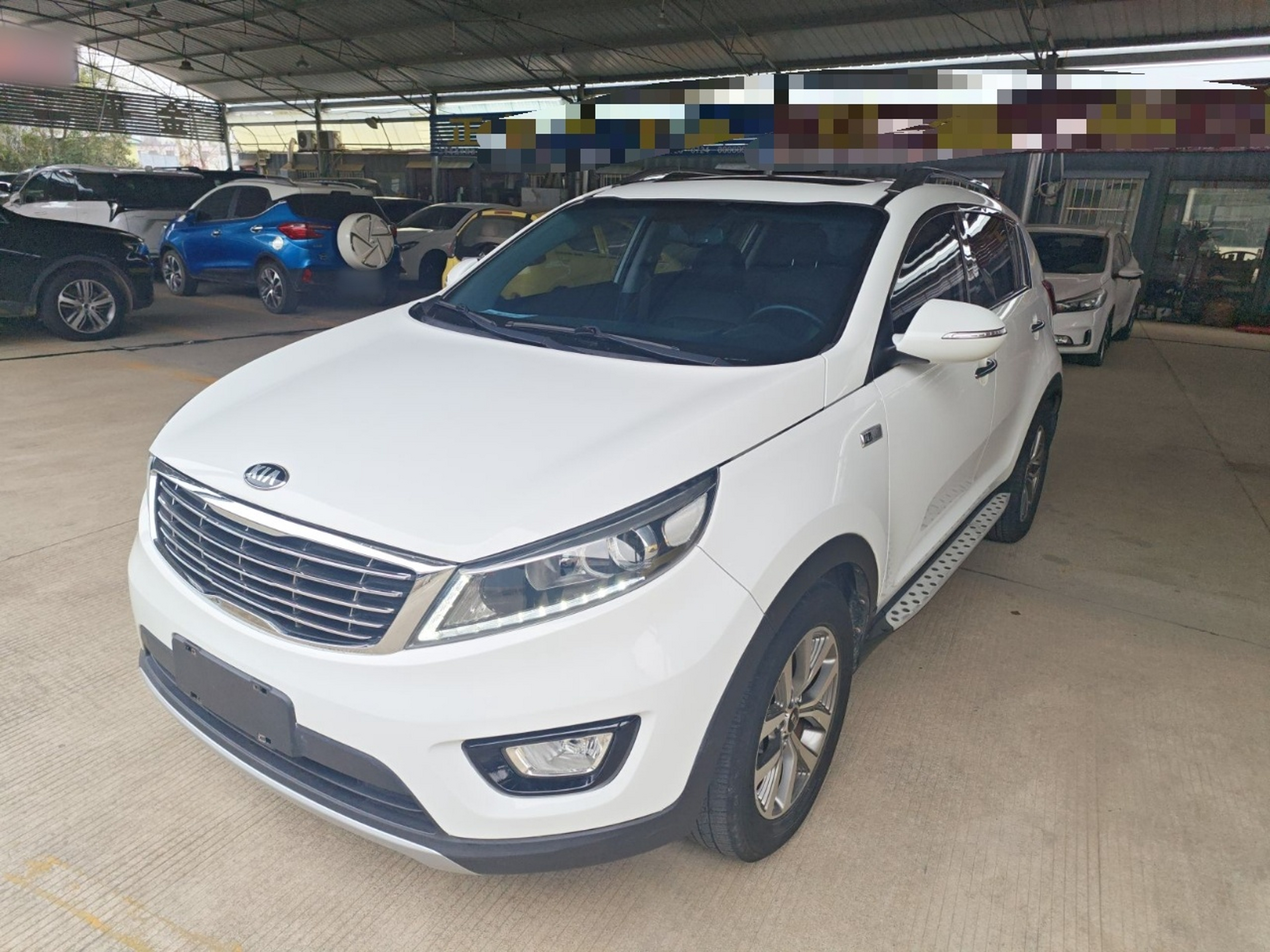 Под передней частью автомобиля