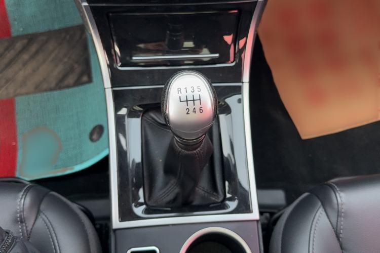 Used Haval H2 2018 Chuanxiang Edition Red Badge 1.5T Manual Two-Wheel Drive Fashionable Model
