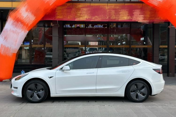 Used Tesla Model 3 2019 Long-Range Rear-Wheel-Drive Version
