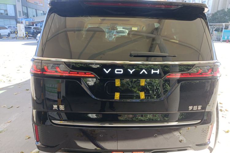 Used VOYAH Dream 2025 PHEV Four-Wheel Drive Excellence Kunpeng Edition
