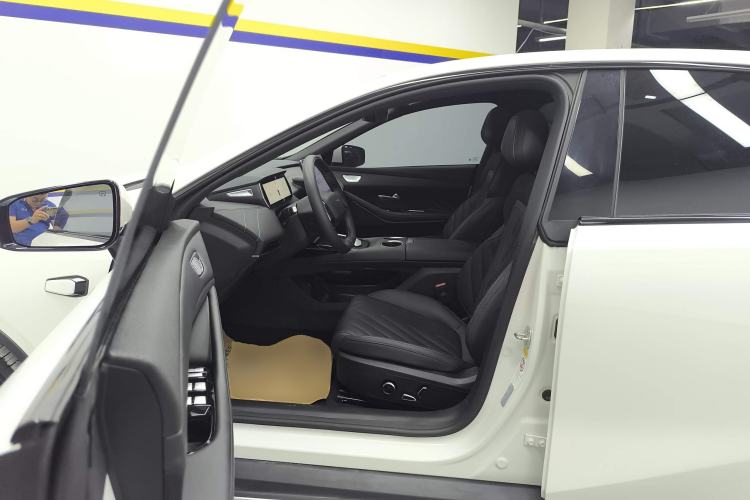 Used  SL03 2023 200Max Range-Extended Version
