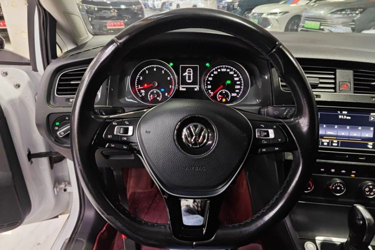 Used Volkswagen Golf 2018 230TSI Automatic Comfort Model
