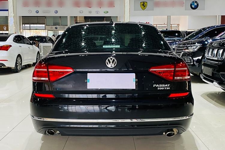 Used Volkswagen Passat 2017 330TSI DSG Luxury Edition
