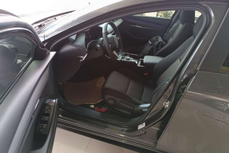 Used Mazda Mazda 3 Axela 2022 2.0L Automatic ZhiXuan Edition
