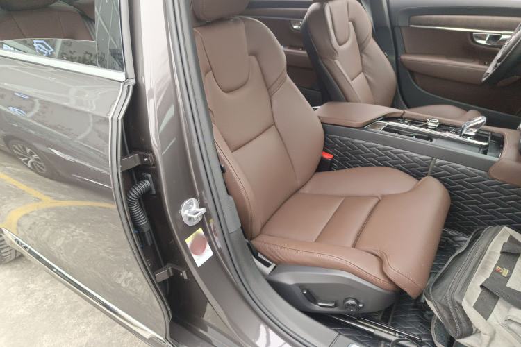 Used Volvo S90 2024 B5 Zhiyuan Luxury Edition
