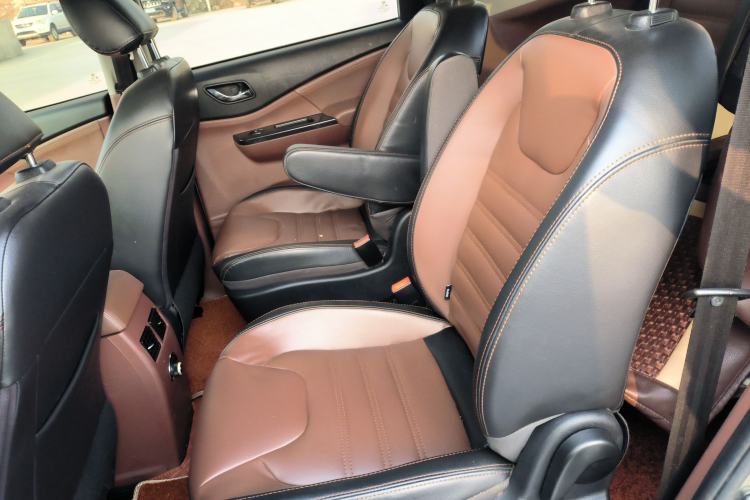 Used FORTHING SX6 2016 2.0L Manual Prestige Edition
