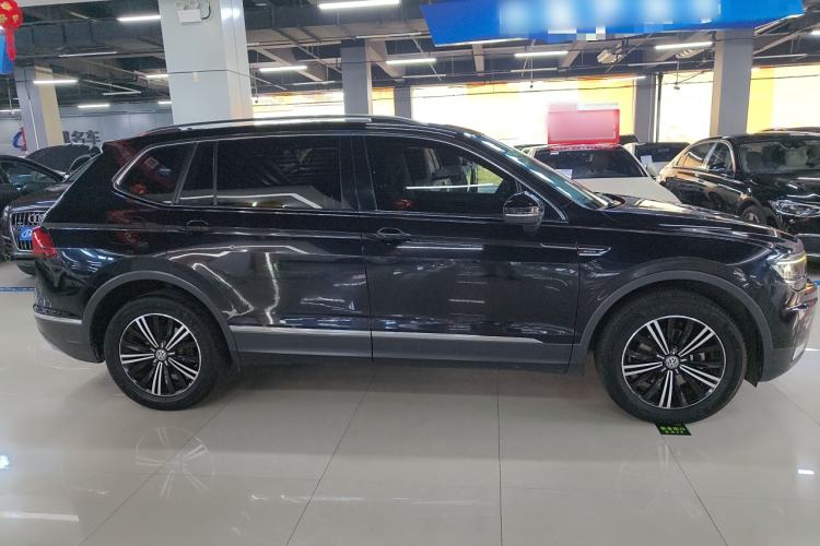 Used Volkswagen Tiguan L 2018 380TSI Automatic All-Wheel Drive Luxury Edition
