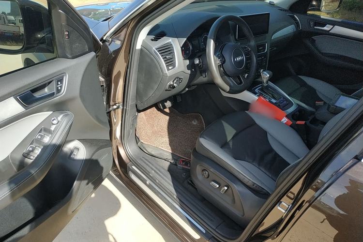 Used Audi Q5 2017 Plus 40 TFSI Technology Model
