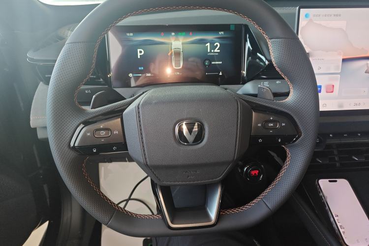 Used Changan UNI-V 2025 Model Third-Generation 2.0T Dynamic Edition