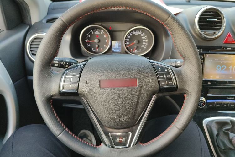 Used Haval H6 2015 Upgraded Model 1.5T Manual Two-Wheel Drive Elite Version
