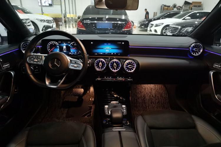 Used Mercedes-Benz A-Class 2021 A 200 L Sport Sedan Fashion Model
