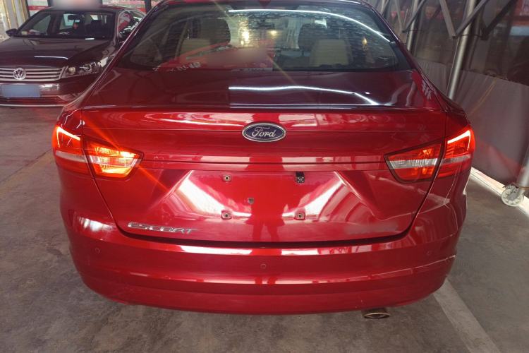 Used Ford Escort 2015 1.5L Automatic Comfort Model
