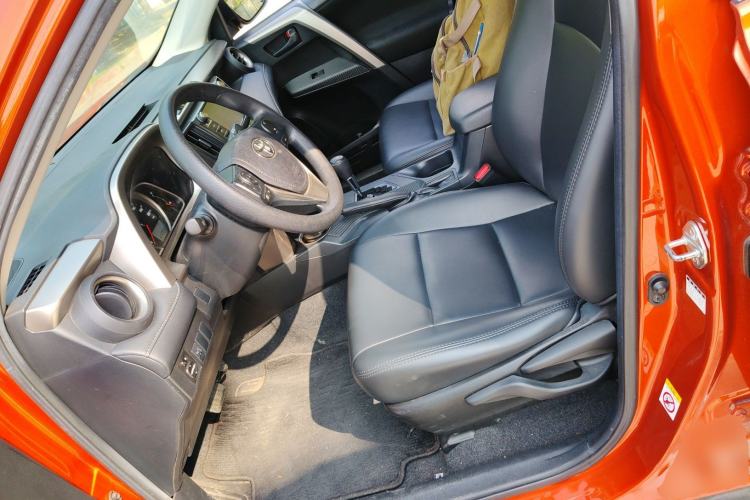 Used Toyota RAV4 2015 2.0L CVT Two-Wheel Drive Fashion Edition
