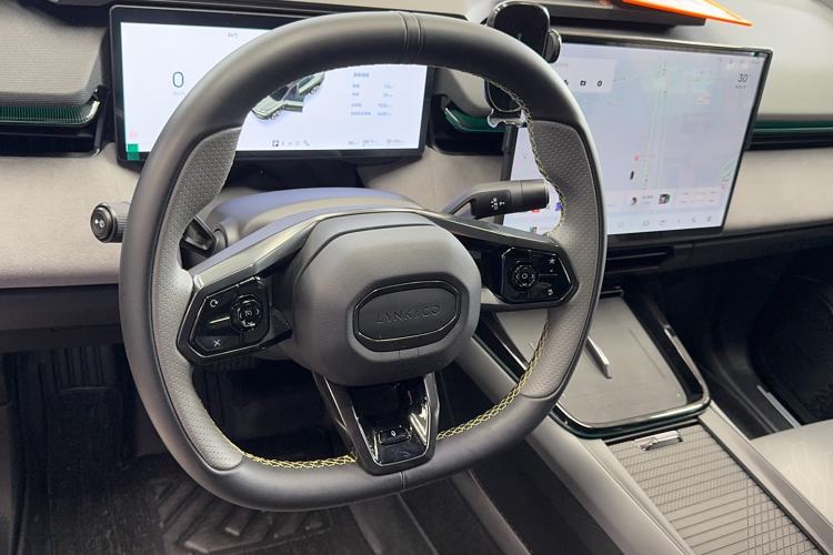 Used Lynk & Co 08 EM-P 2025 120km Long-Range Pro
