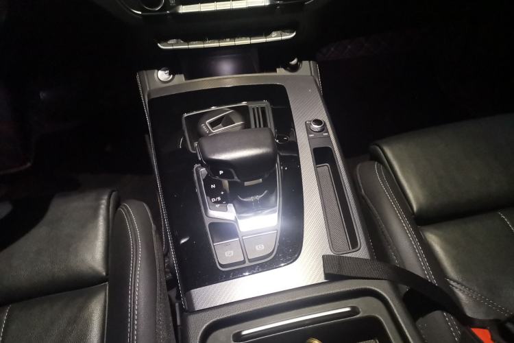 Used Audi Q5L 2022 40T Luxury Dynamic Model
