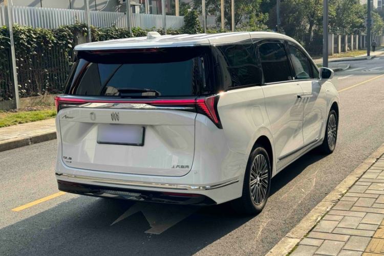 Used Buick GL8 New Energy 2024 Lu Zun Luxury Edition 7-Seater
