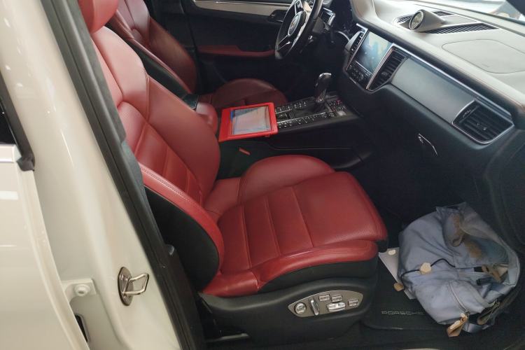 Used Porsche Macan 2016 Macan Turbo 3.6T
