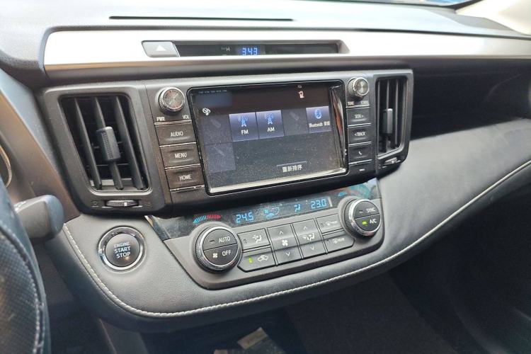 Used Toyota RAV4 2016 2.0L CVT Two-Wheel Drive Fashion Edition China V Standard
