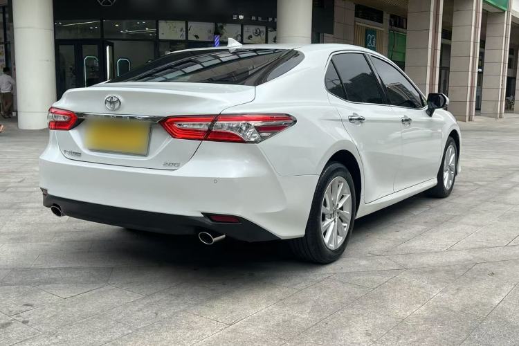 Used Toyota Camry 2021 2.0G Luxury Edition
