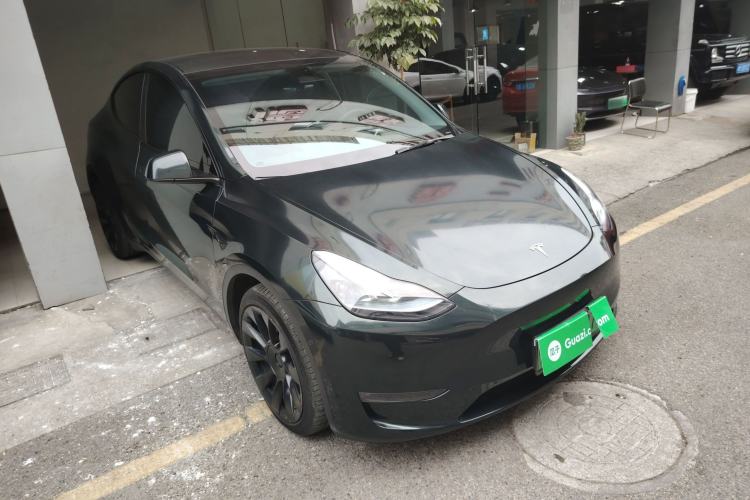 Used Tesla Model Y 2023 Long-Range All-Wheel-Drive Version
