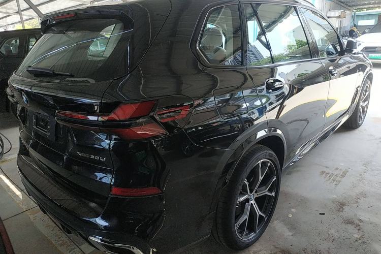 Used BMW X5 2023 xDrive 30Li Luxury M Sport Night Edition Package
