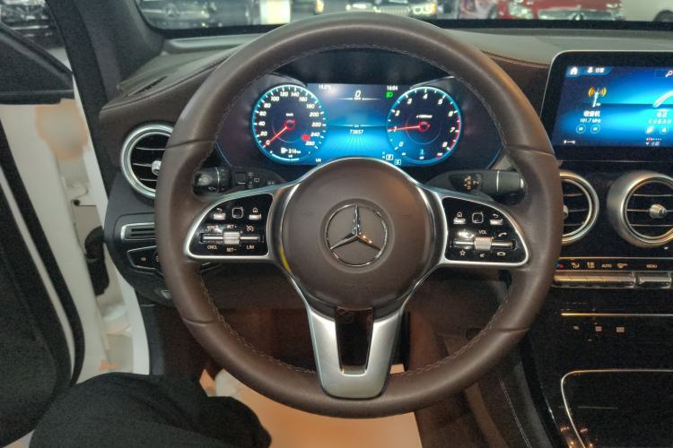 Used Mercedes-Benz GLC 2020 Facelift GLC 260 L 4MATIC Luxury Edition
