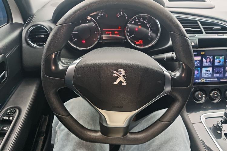 Used Peugeot 3008 2015 2.0L Automatic Classic Edition