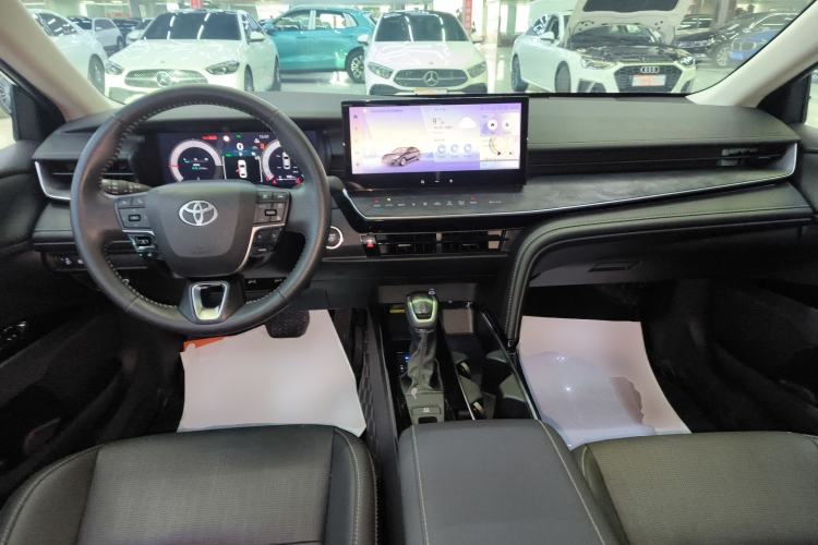 Used Toyota Camry 2024 Dual-Motor 2.0 HG Premium Edition
