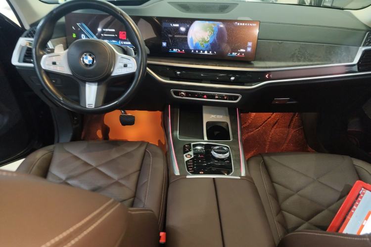 Used BMW X5 2023 xDrive 30Li Luxury M Sport Package
