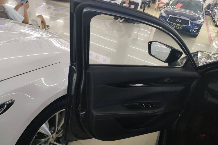 Used Changan UNI-V 2024 1.5T Prestige Edition
