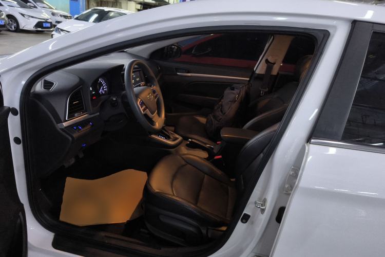 Used Hyundai Elantra 2016 1.6L Automatic ZhiXuan – Elite Version
